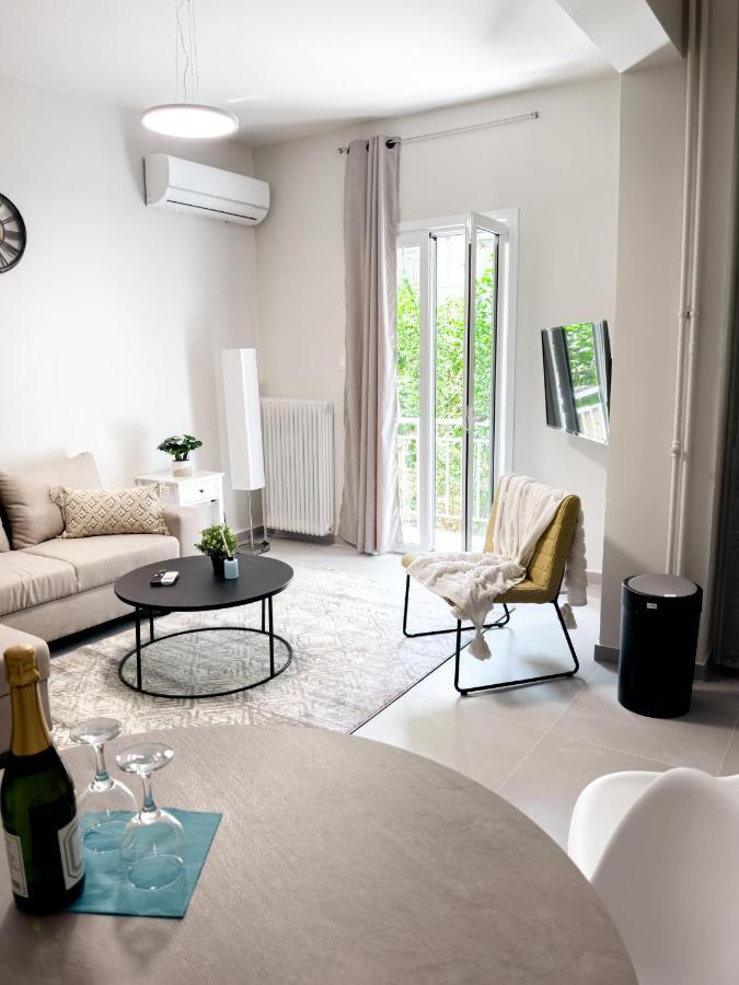 Metro Chic Haven: Modernized Urban Studio Near The Tram Atény Exteriér fotografie